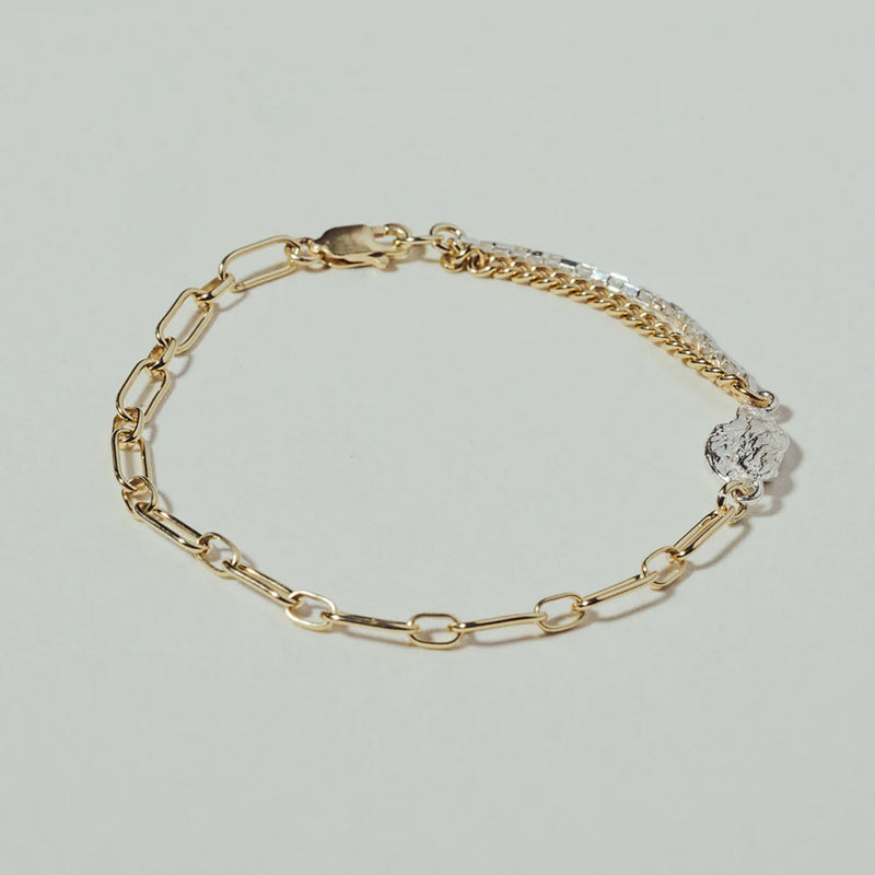 On your side bracelet gold